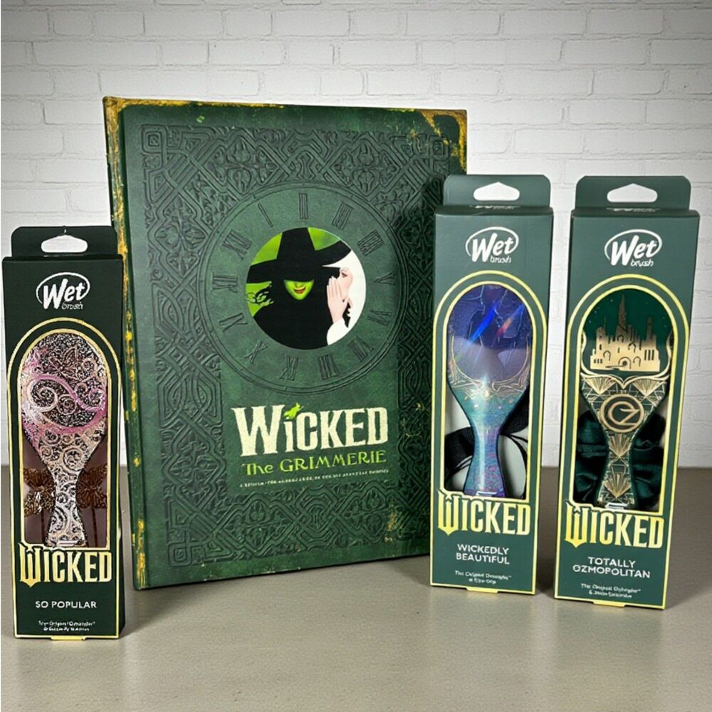 Wicked Gift Set Grimmerie Book + 3 Wet Brush Limited Edition Collab Witchycore